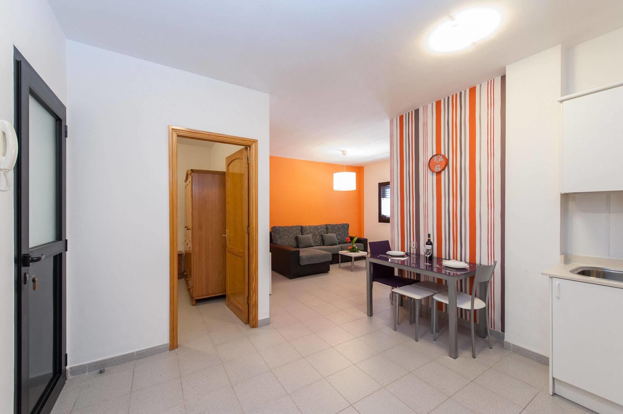 Blasco Ibanez Holiday Apartments *